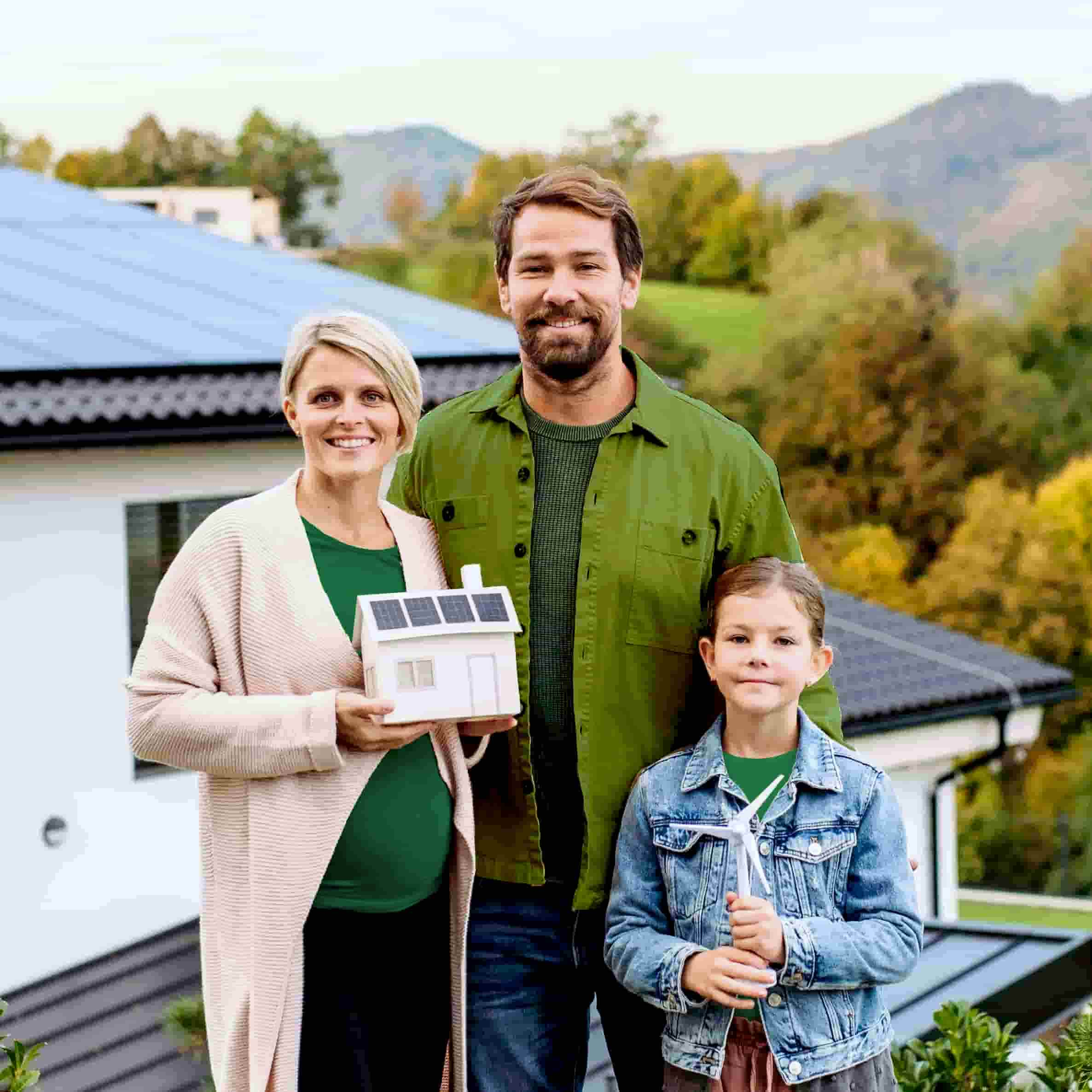 Familie vor Fotovoltaik